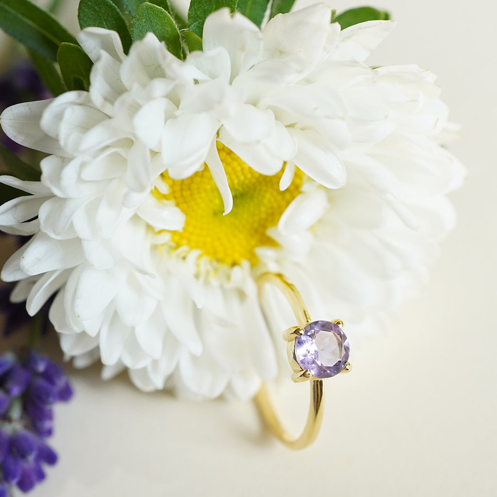 Verita - Goldener Ring mit Amethyst-Stein